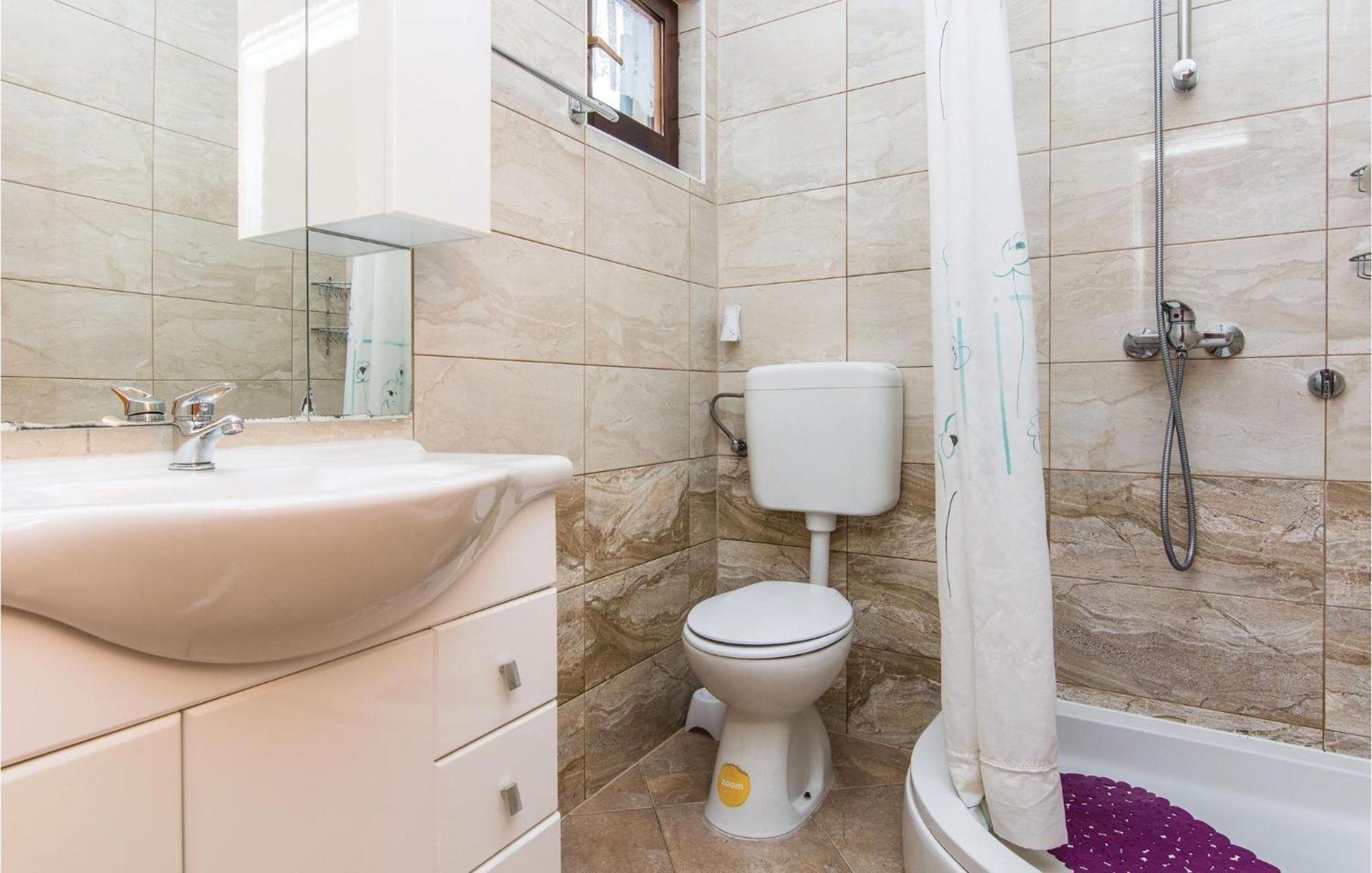 4 Bedroom Awesome Apartment In Starigrad Eksteriør billede